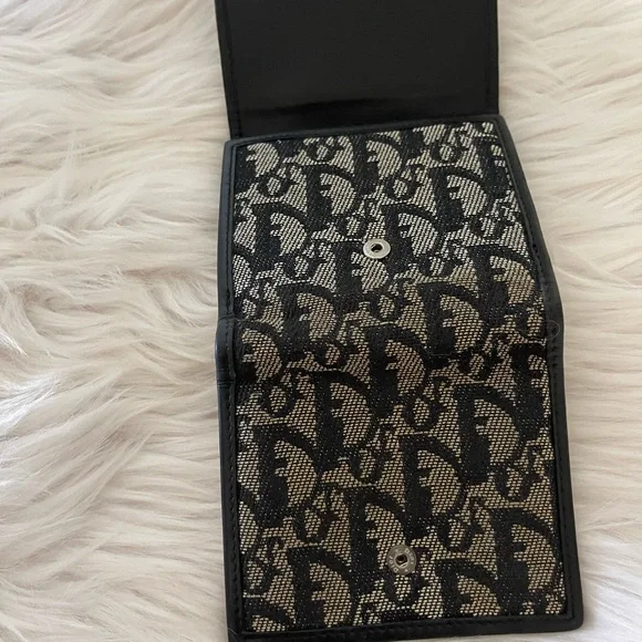 Dior Montaigne Wallet.